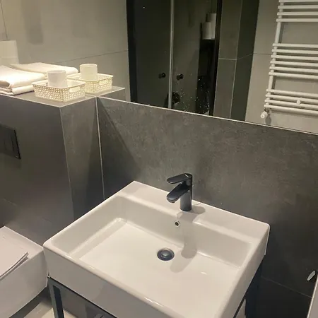 W Podczelu 4 Osoby 10 Minut Plaza Basen Sauna 아파트 *